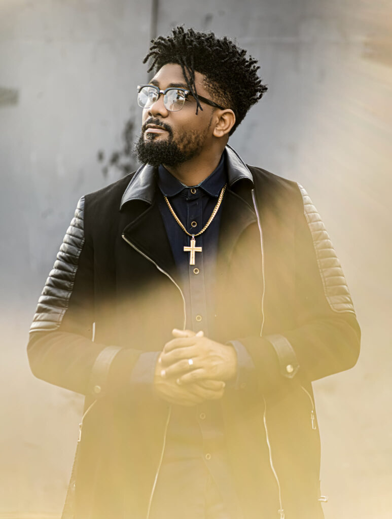 Paul GABRYEL - Traducteur - Artiste - Auteur - Compositeur - Réalisateur - Photographe