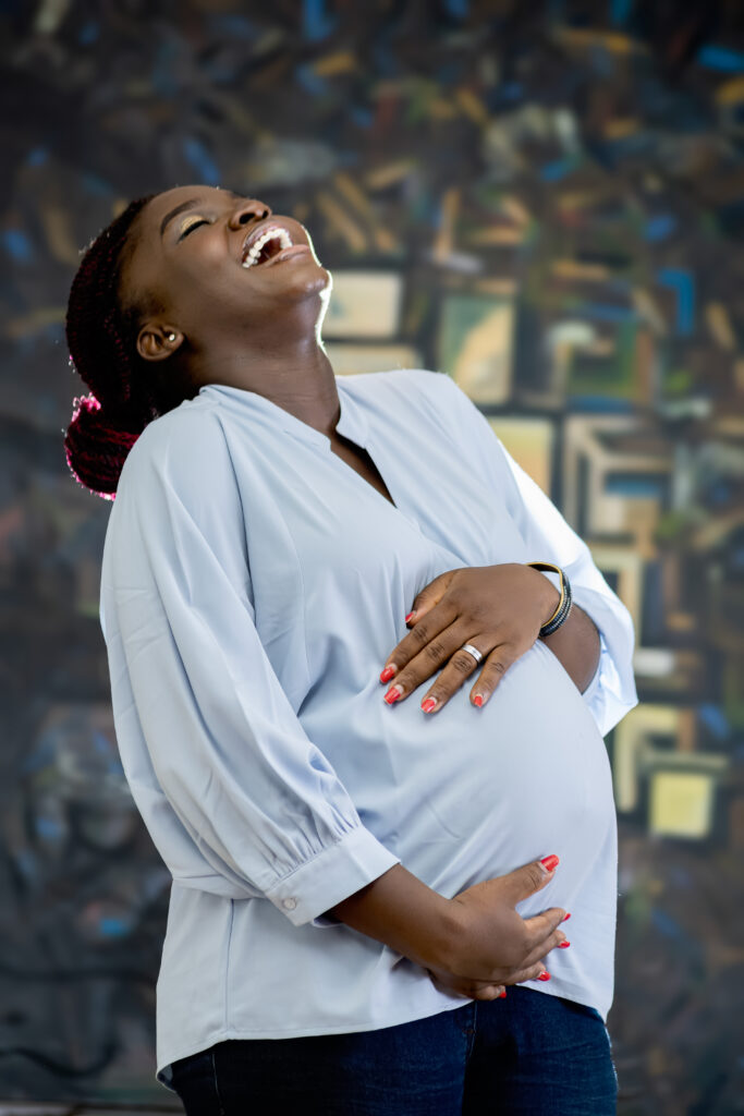 Beautiful Black Pregnant Woman Photography by ArtMindes Studio Photography. African Pregnant Woman. Cameroonian Photography. Portrait. Photographie de Grossesse