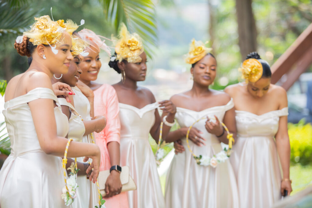 Bridesmaid, Maid of Honnor, Bride friends, BBF, Wedding pictures by ArtMinders, Beautiful Young Women, Black Woman