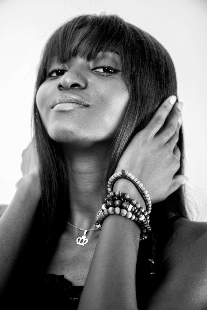 Beautiful Black Woman Photography by ArtMindes Studio Photography. African Woman. Cameroonian Photography. Photographie Noir Sur Blanc. Portrait. Photo Portrait. Photographie de Beauté.