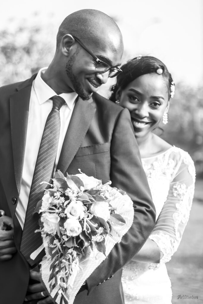Yanisse & Daniel - Couple Photography - Sunset - Black and White - Filles d'honneur - Garçons d'Honneur - Wedding Photography - Douala - Cameroon - ArtMinders